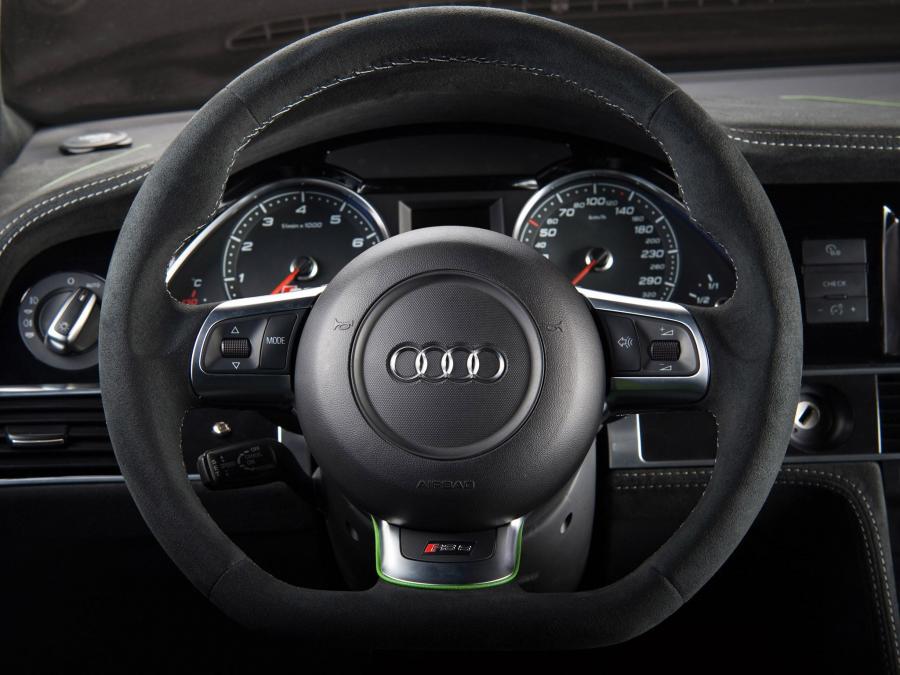 Панель приборов Audi RS6 Avant by Vilner Studio (C6) 2012 года  (фото 7 из 8)